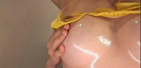 Nana Kawai  High-leg bikini yellow legs-fetish oil massage image video solo